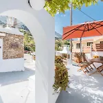 Gospodarstwo wiejskie Mannas House 2